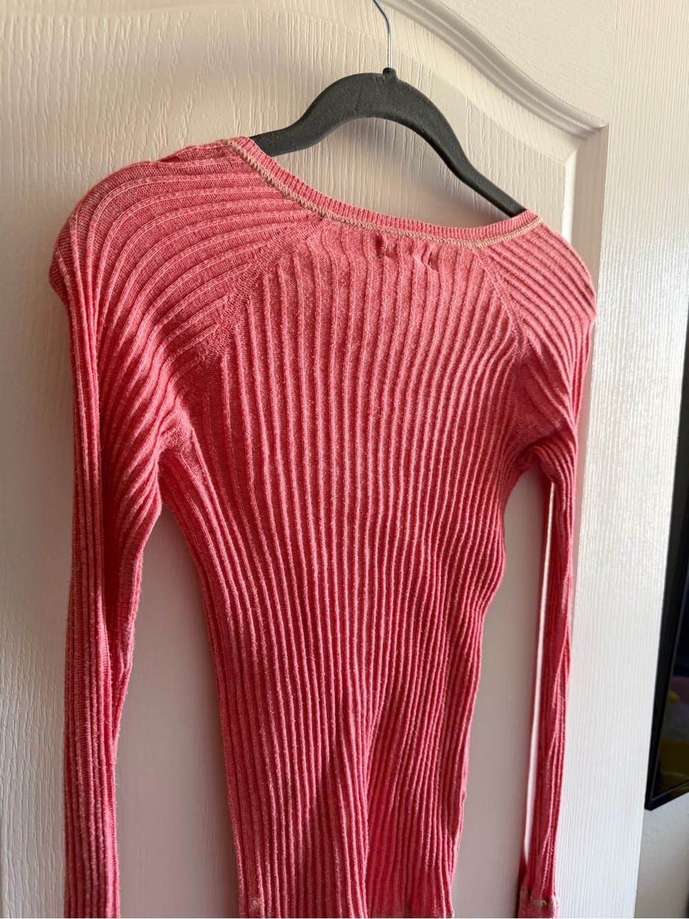 Hollister Pink Ribbed V-Neck Henley Sweater - Picture 8 of 9